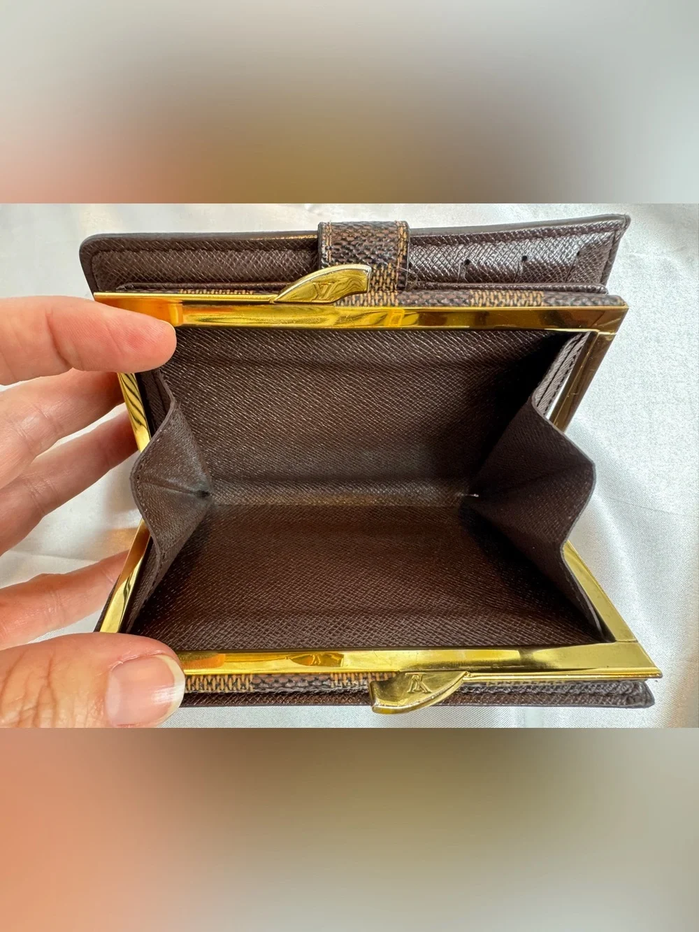 Louis Vuitton Damier Ebene Kisslock Portefeuille Viennois Wallet